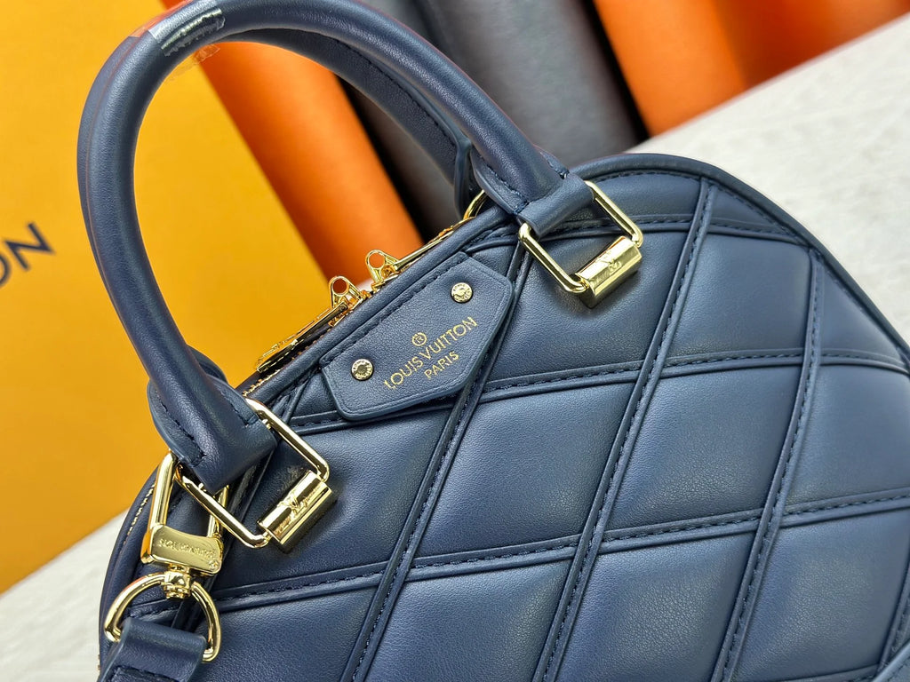 Classic Alma handbag
