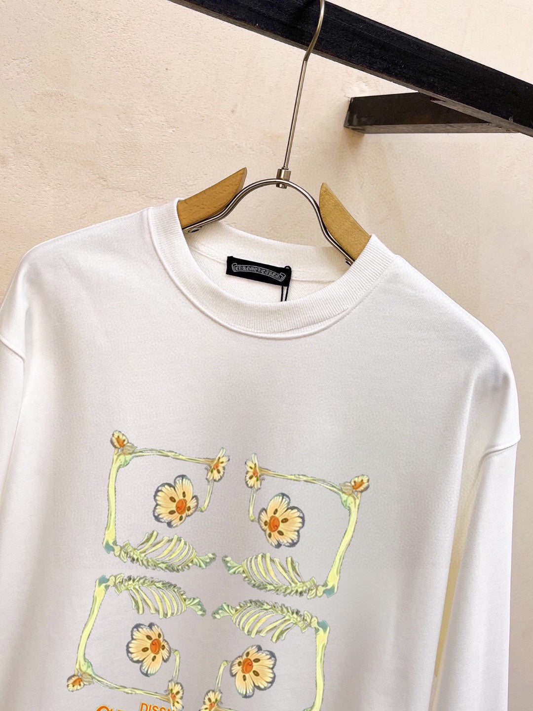 New long sleeved round neck sweatshirt 5