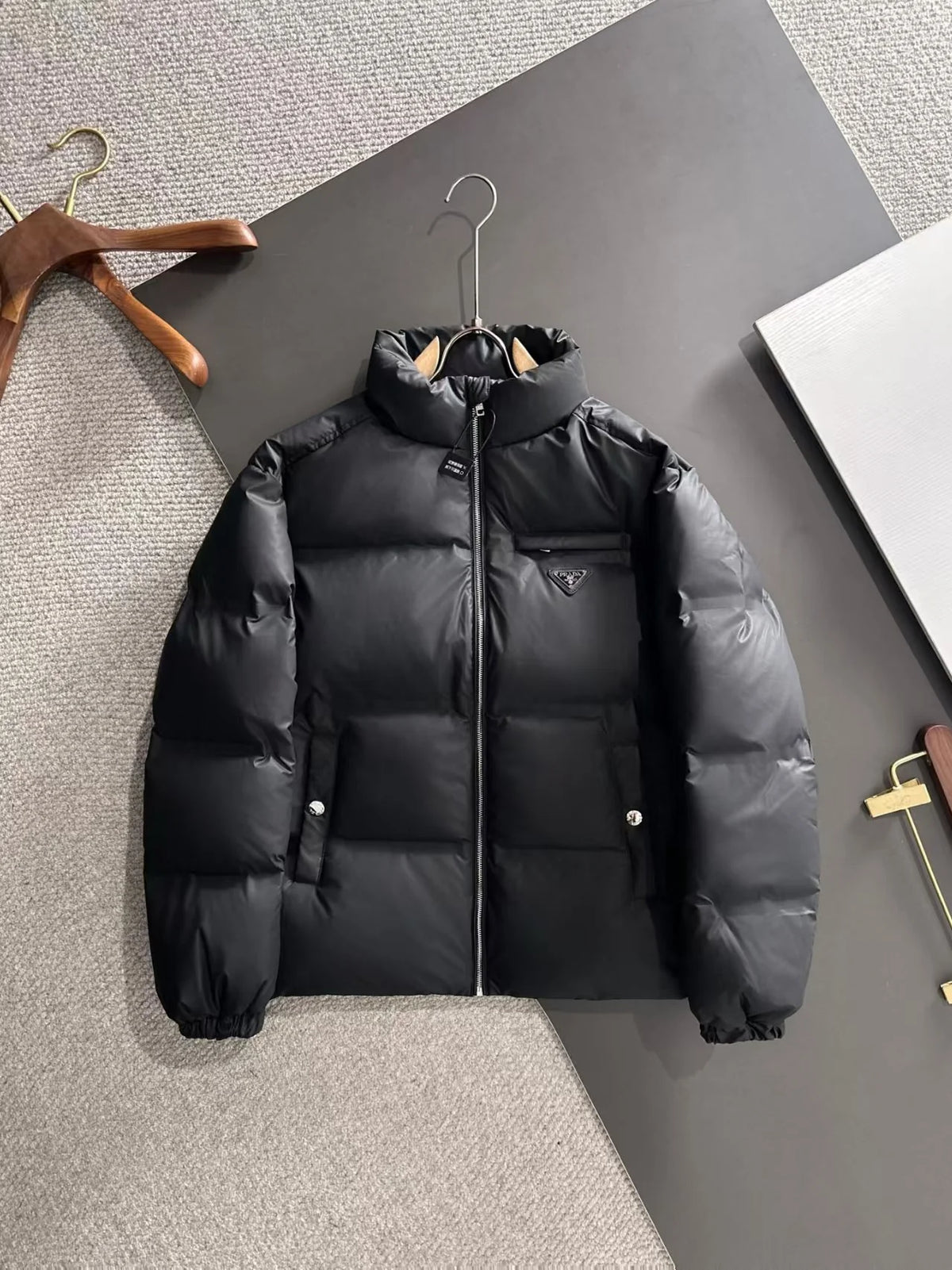New pocket style coated down jacket