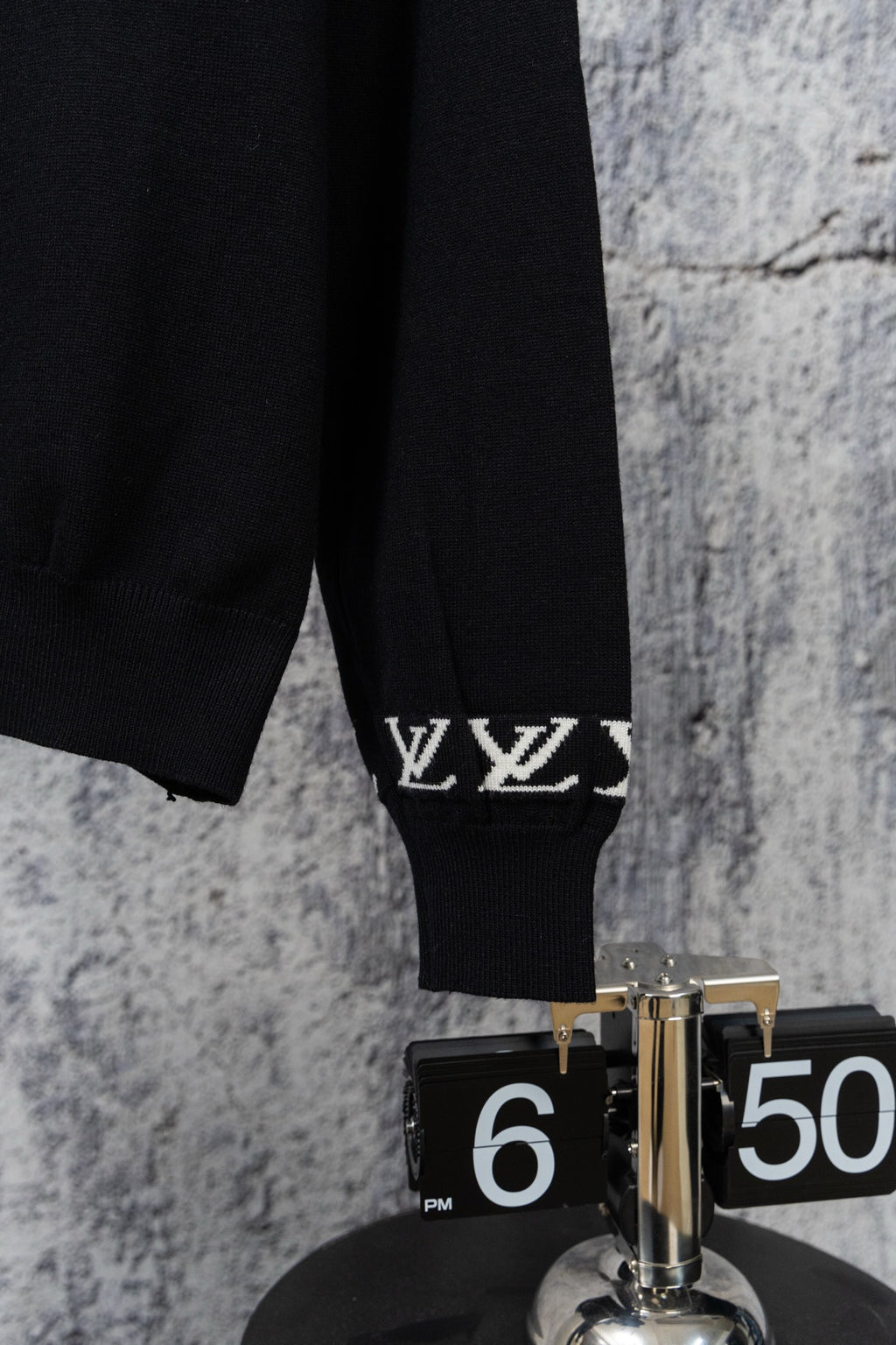 New minimalist letter black round neck knitted pullover hoodie