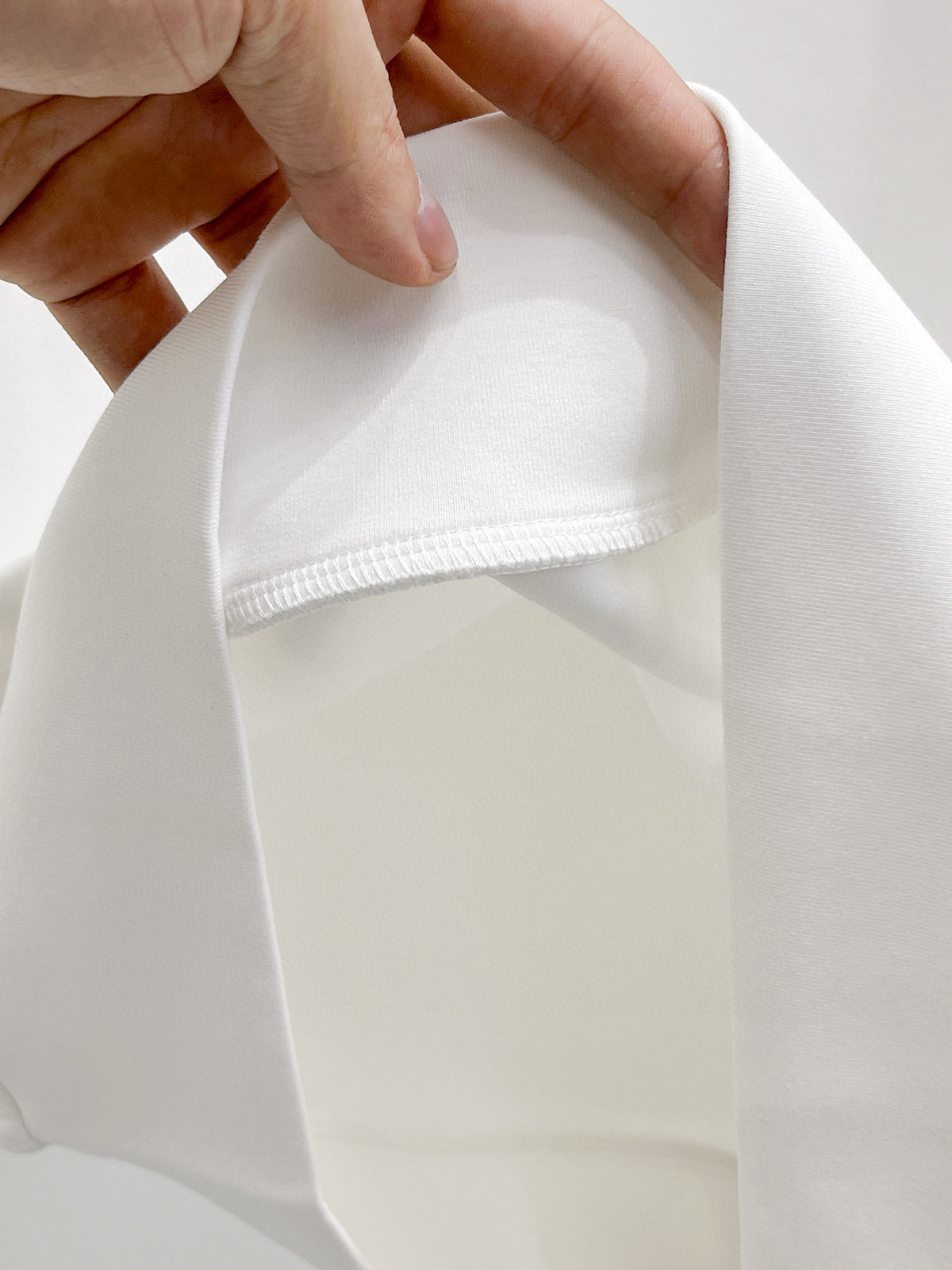 Latest long sleeved round neck sweatshirt 12