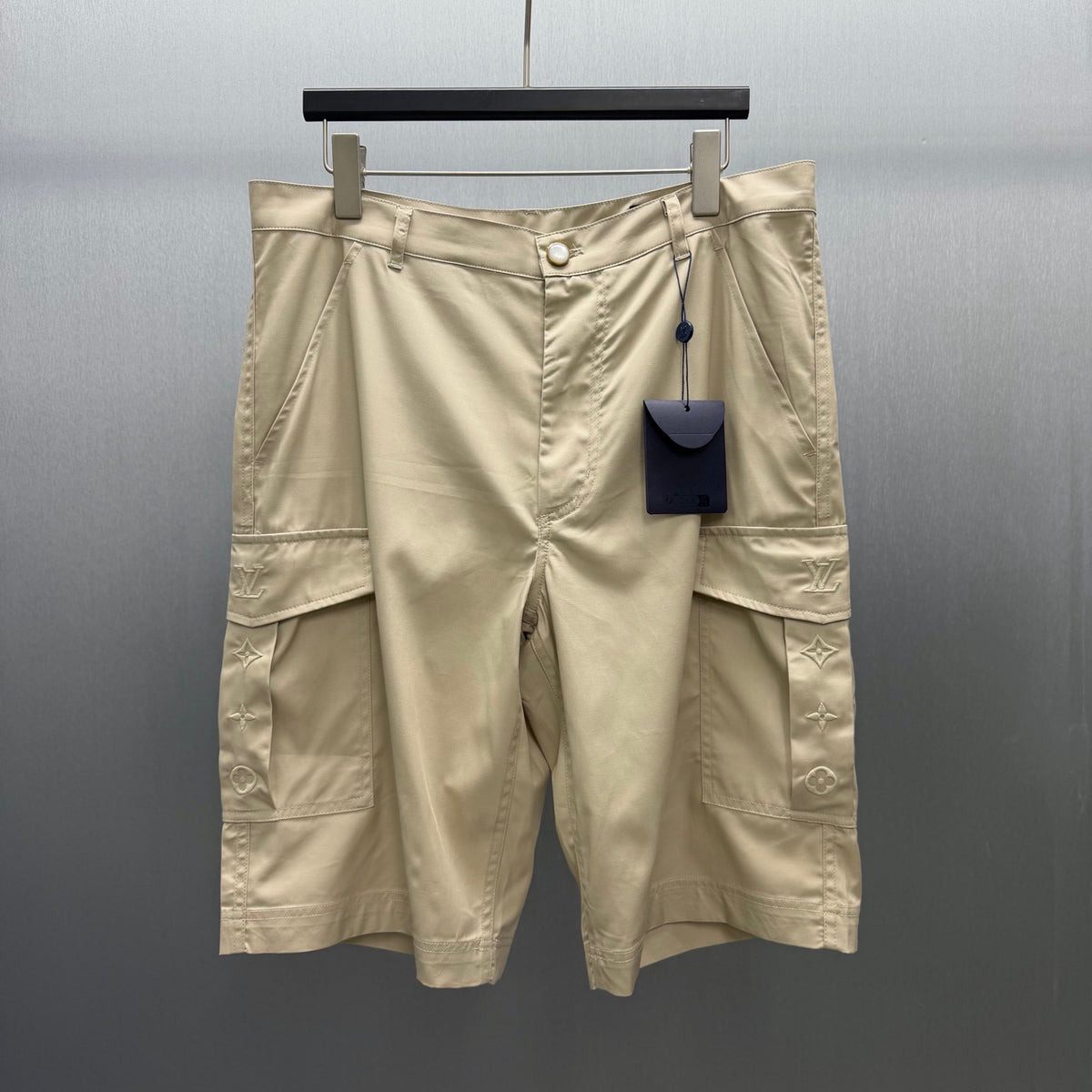 Old flower three-dimensional pocket workwear shorts