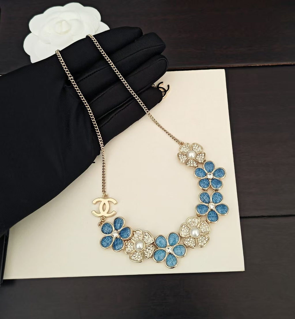 New flower necklace