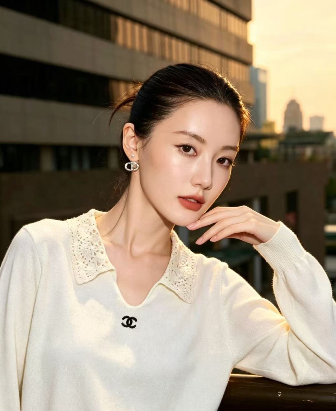 Lace neck V-neck knitted sweater