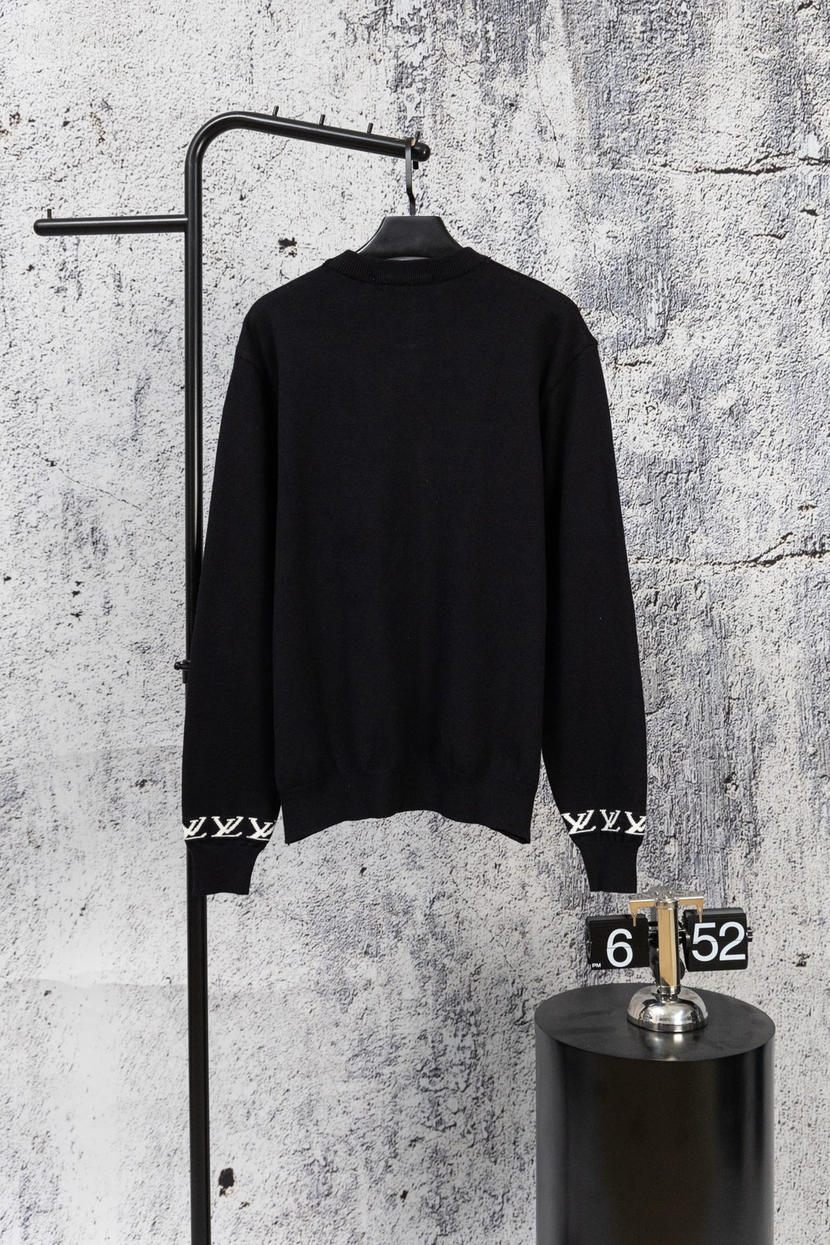 New minimalist letter black round neck knitted pullover hoodie