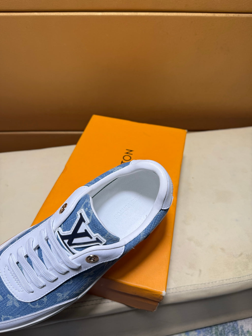 🏃 Casual shoes are a must-have for trendy men