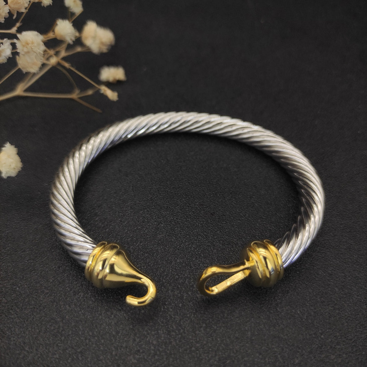 Golden Hook Head Bracelet