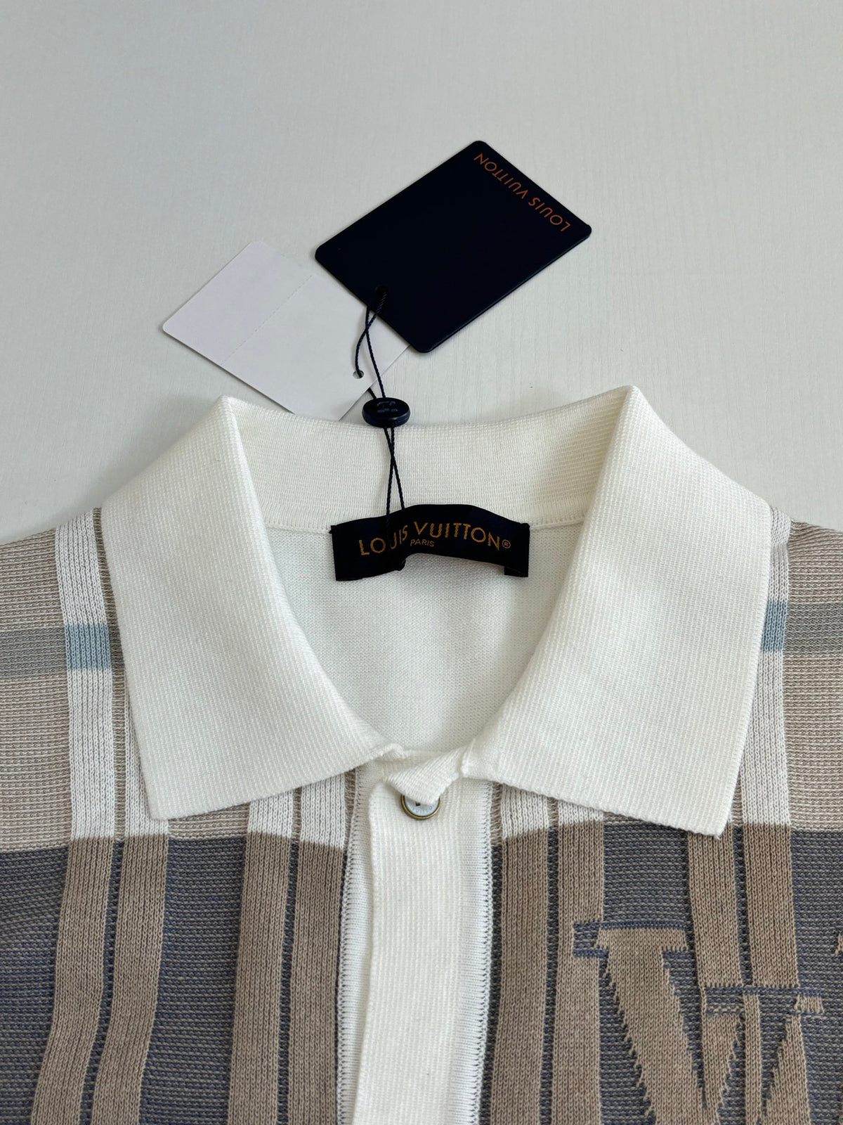 Plaid jacquard knitted short sleeved shirt