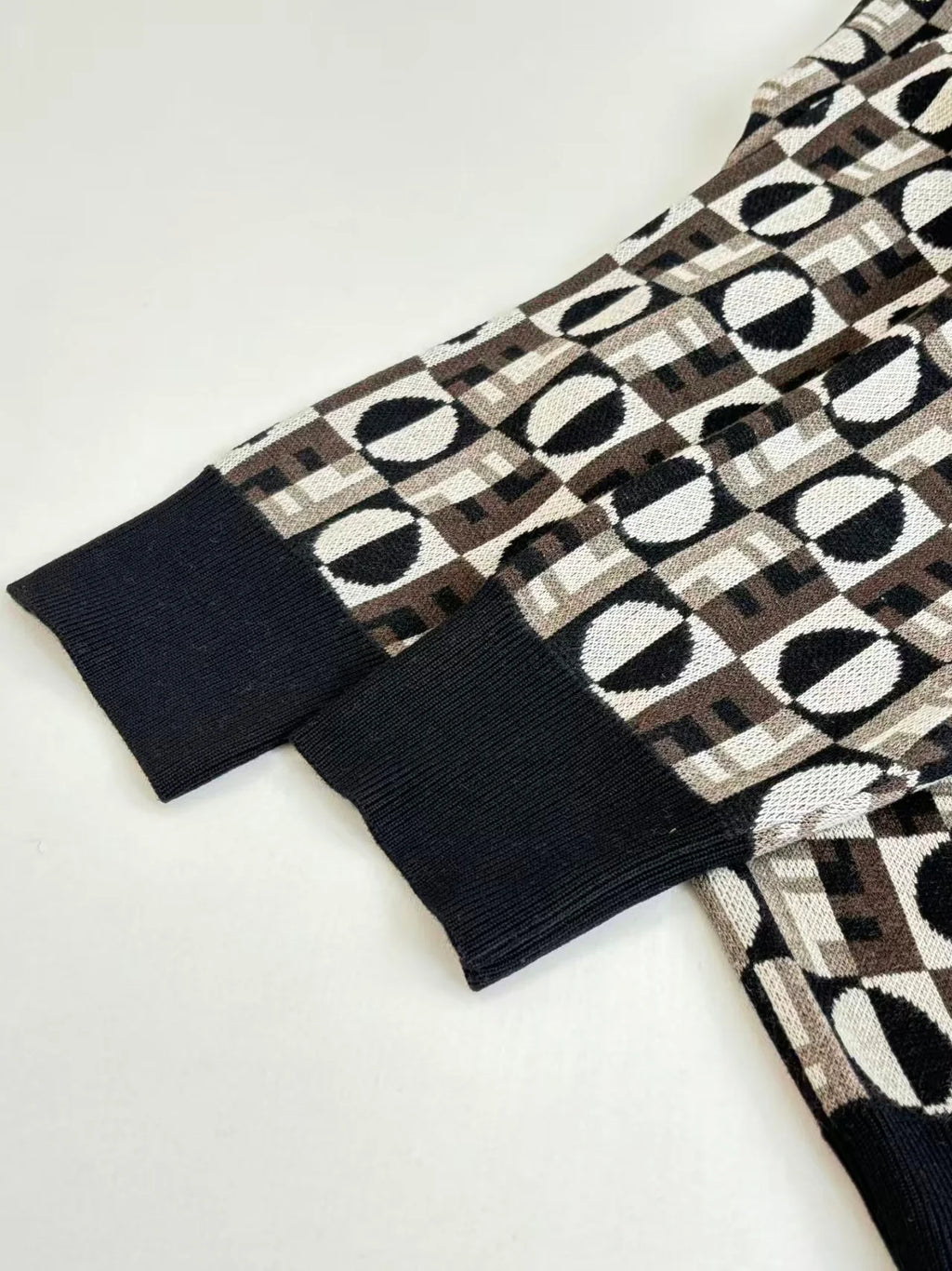 New fully printed jacquard sweater