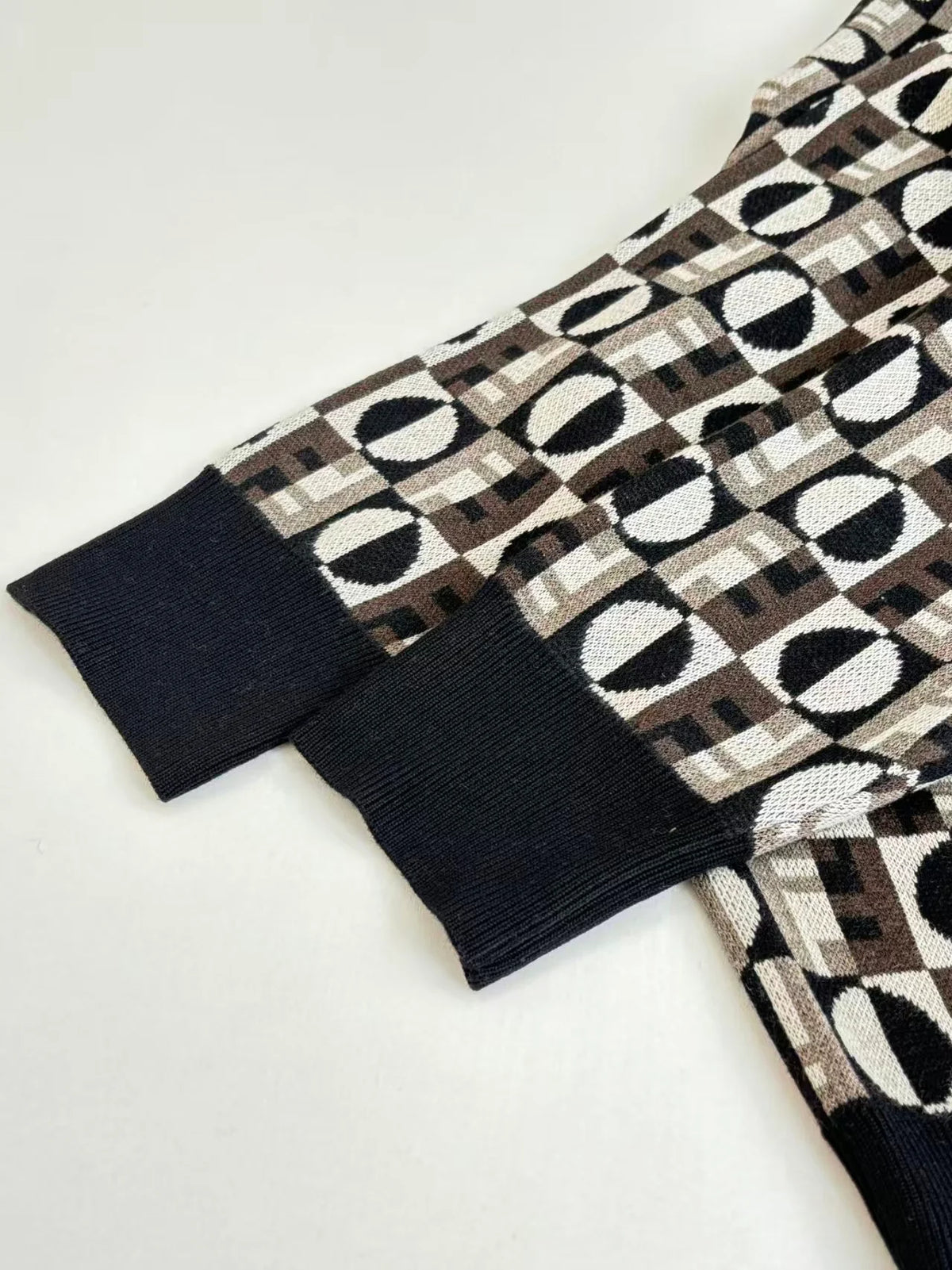 New fully printed jacquard sweater