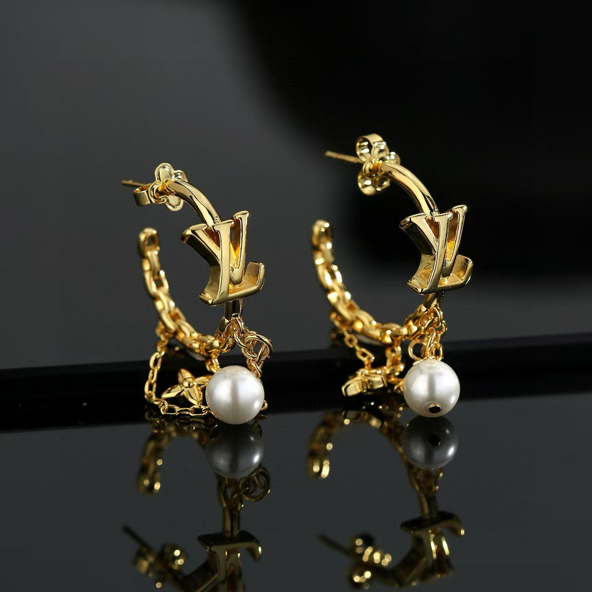 New letter pearl earrings