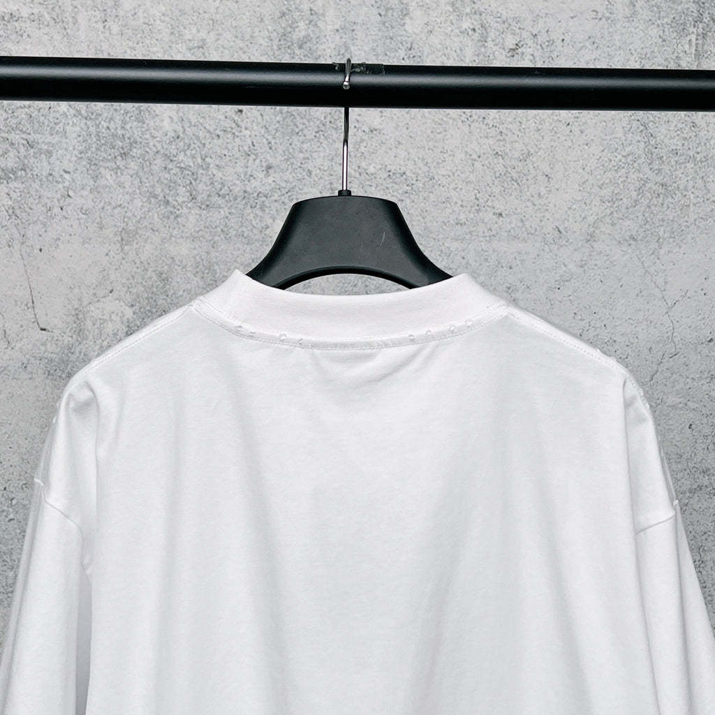 Wear out finished clothing, spray printed short sleeved T-shirt
