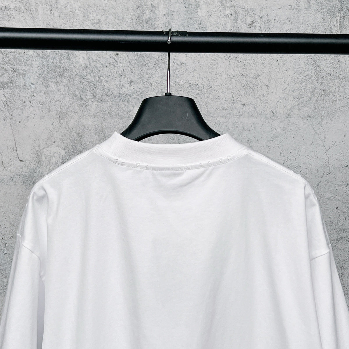 Wear out finished clothing, spray printed short sleeved T-shirt
