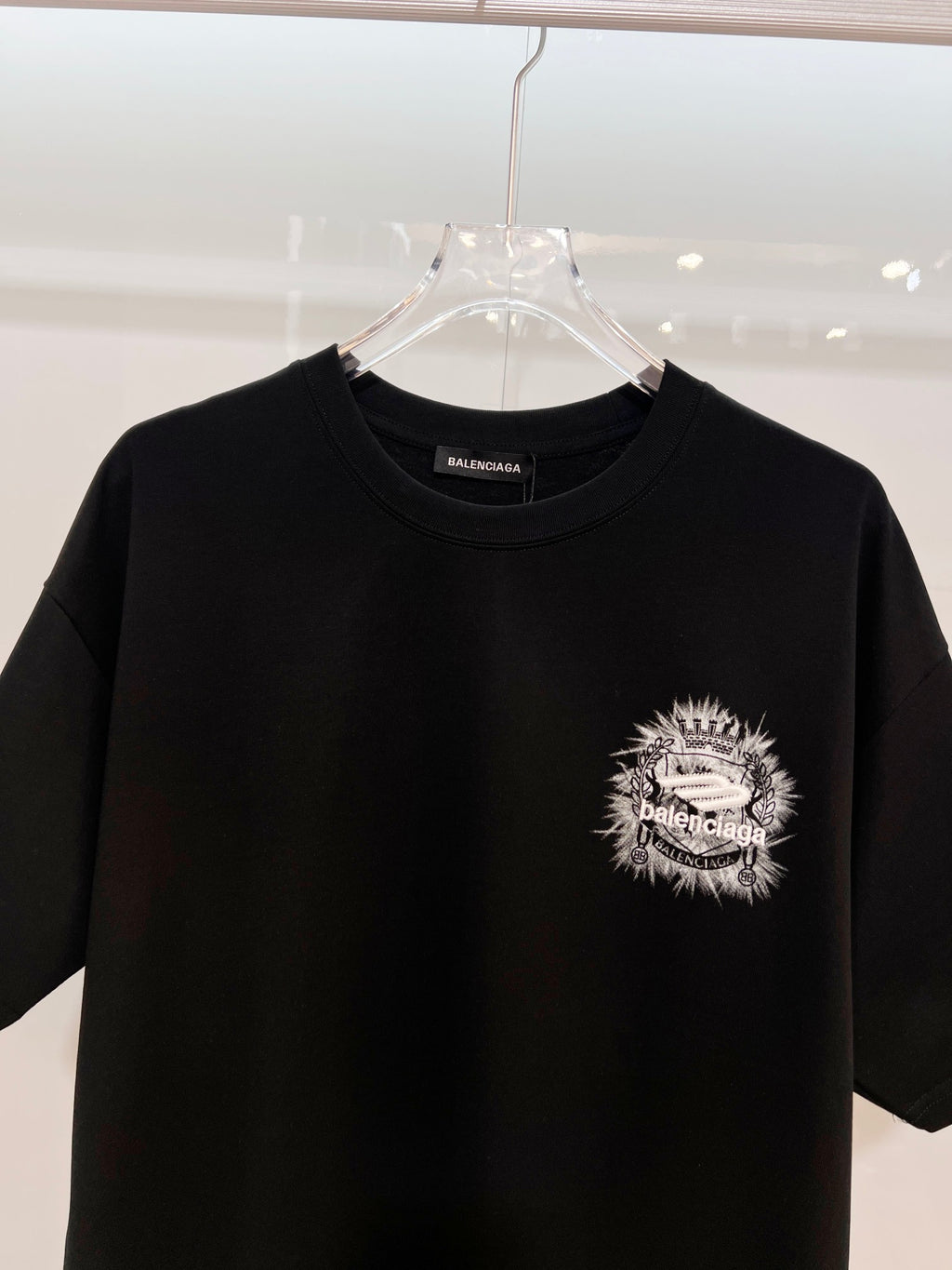 Wheat ear embroidered letter logo t-shirt