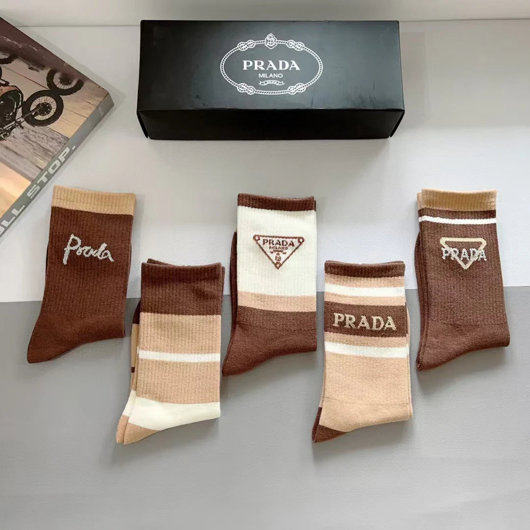 New triangular logo letter socks