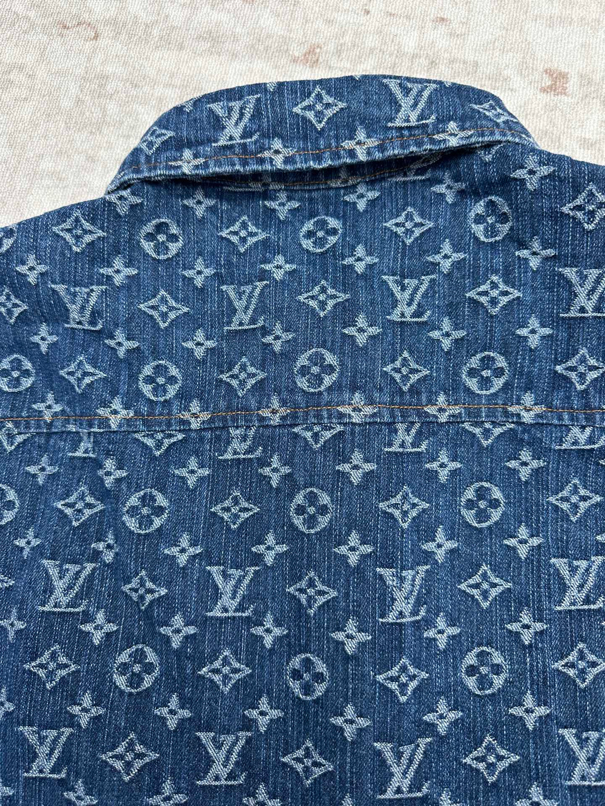 Spring and summer new collar jacquard short sleeved shirt