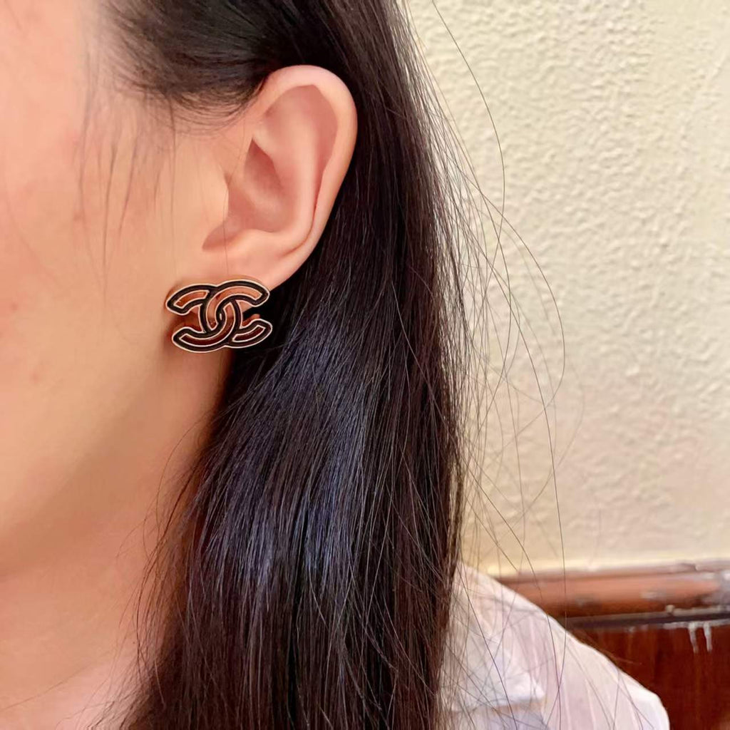 New hollowed out earrings