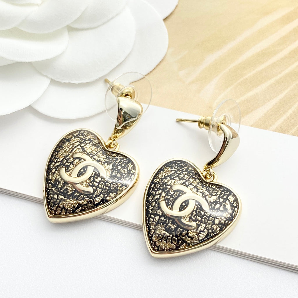 Black gold lace heart-shaped earrings