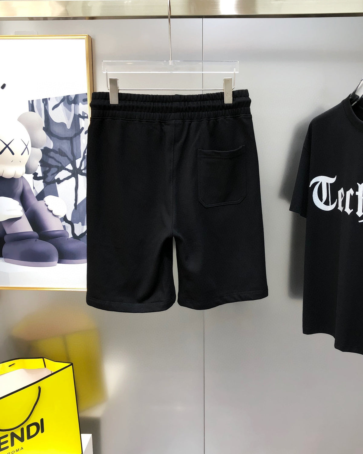 Minimalist men's casual shorts