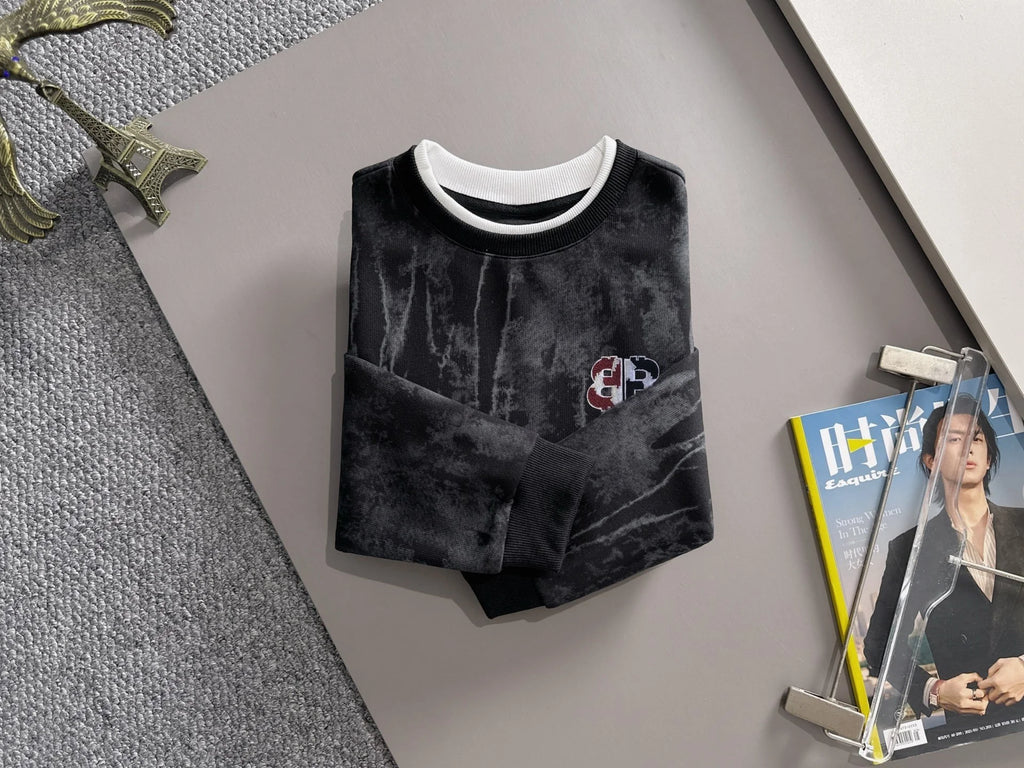New round neck sweatshirt with long sleeves