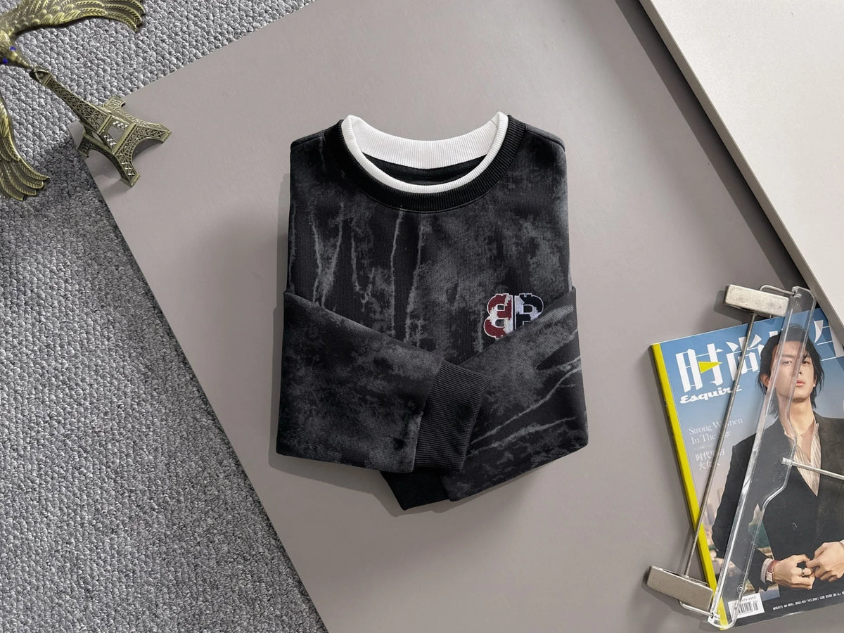 New round neck sweatshirt with long sleeves