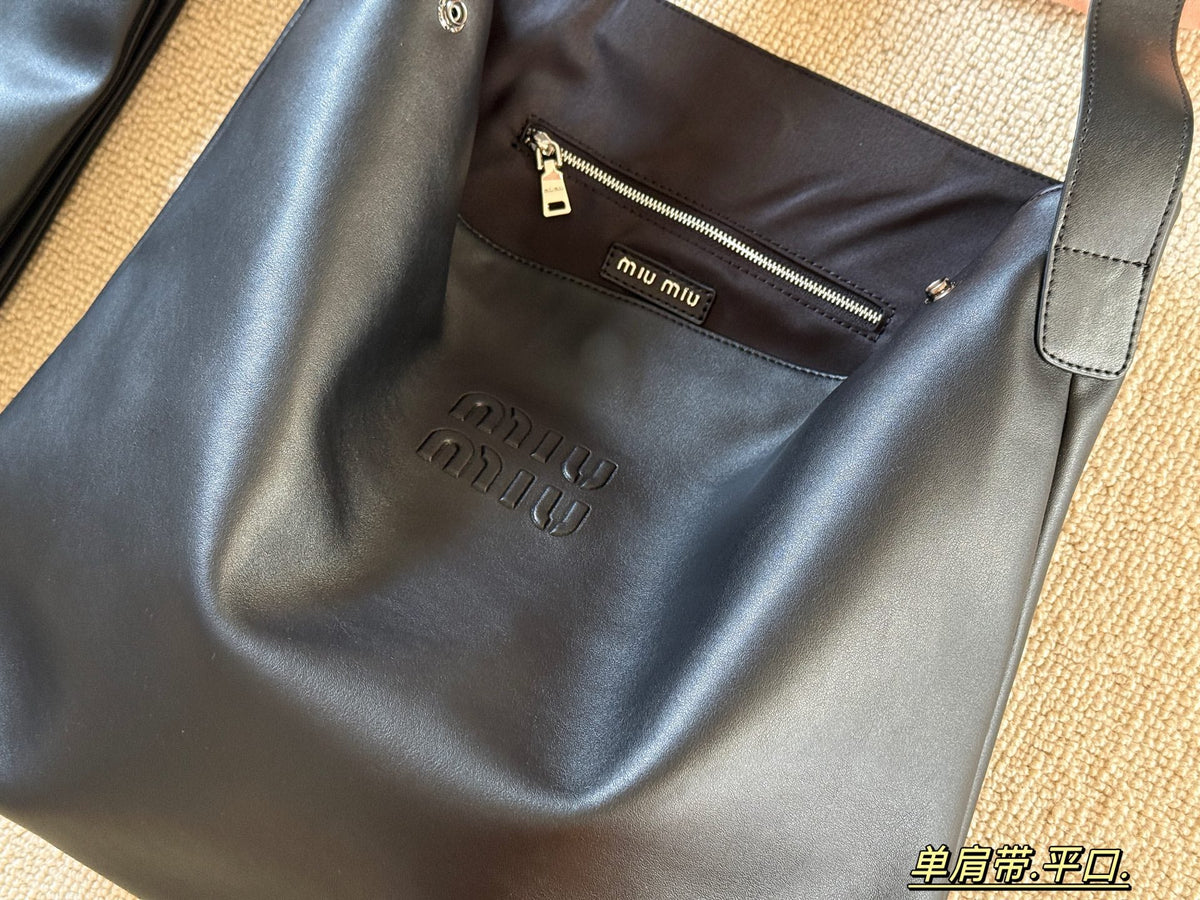 Flat mouth vertical tote bag