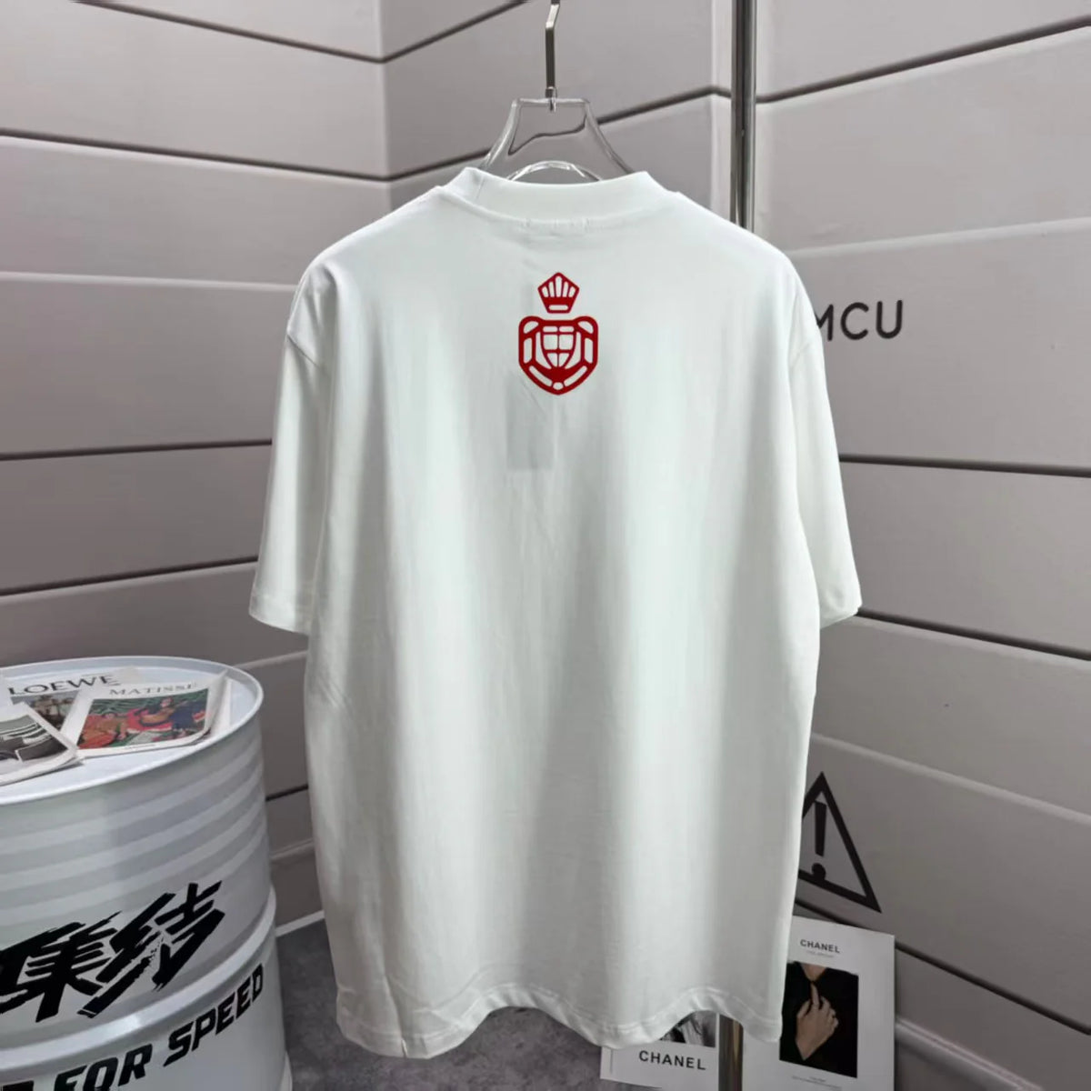 Letter flocking short sleeved T-shirt