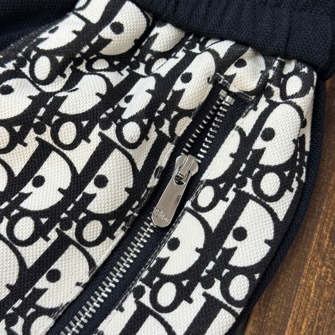 Latest double-sided letter jacquard splicing casual shorts
