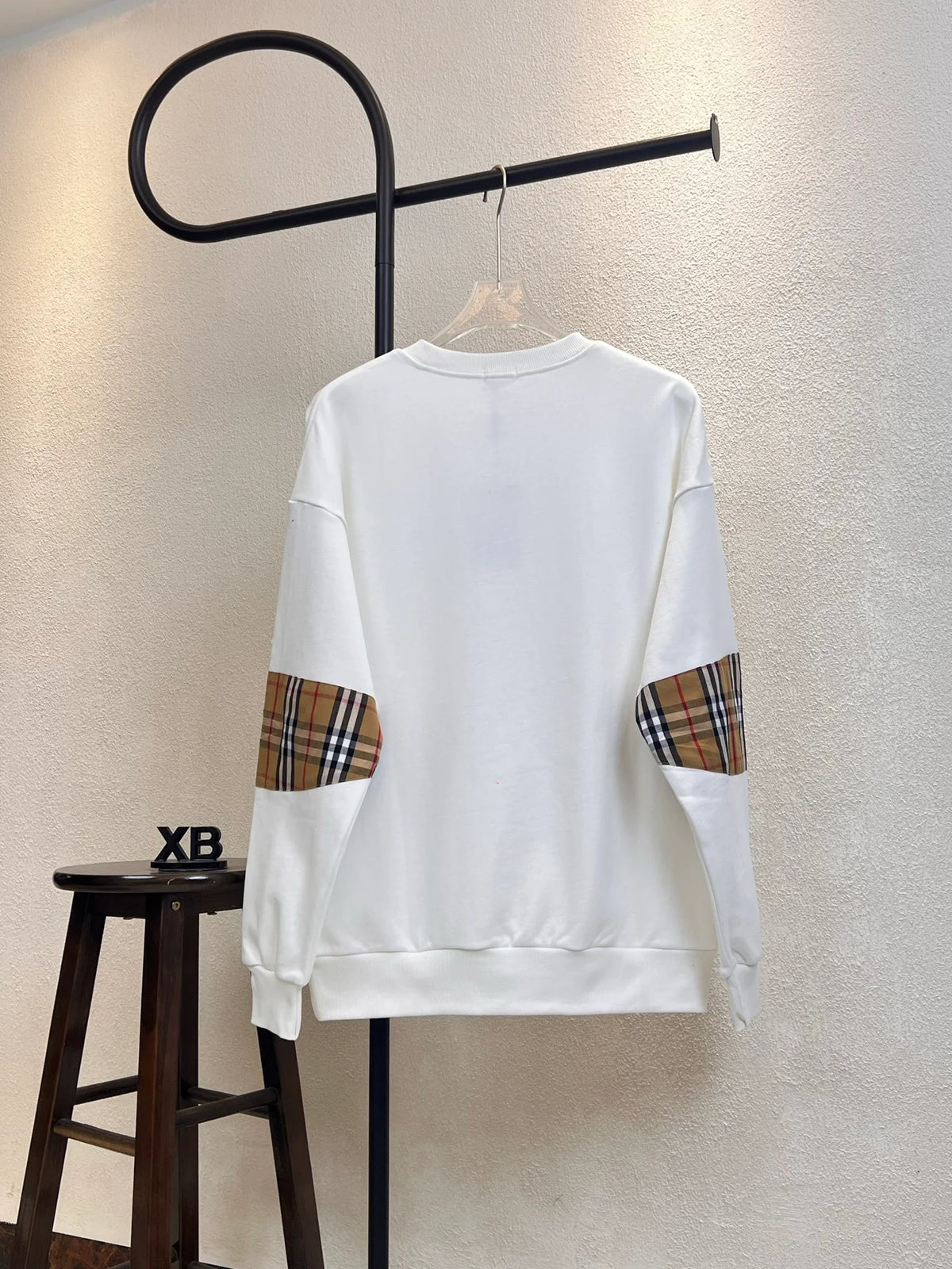 Embroidered letter arm plaid patchwork round neck hoodie