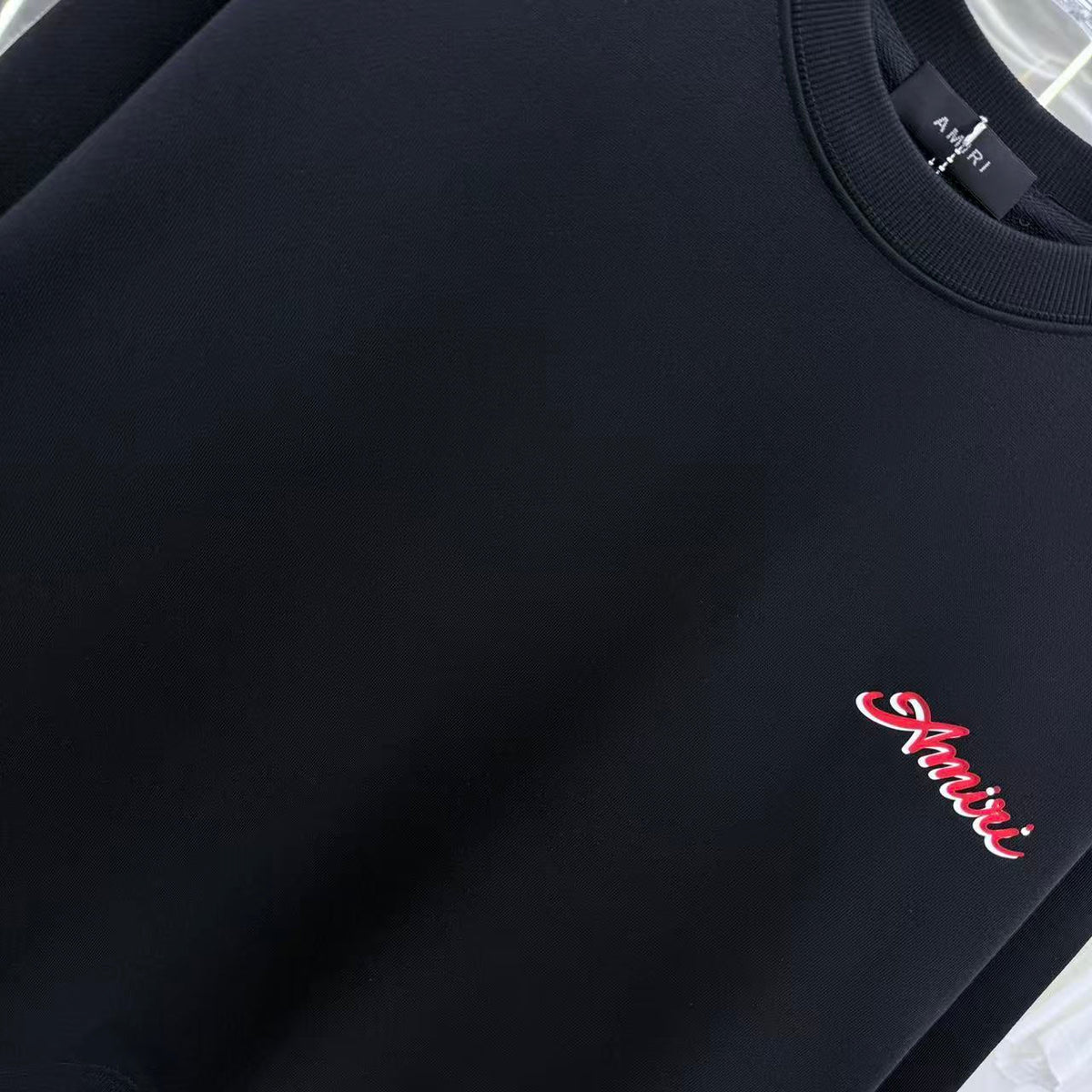 Round neck long sleeved sweatshirt