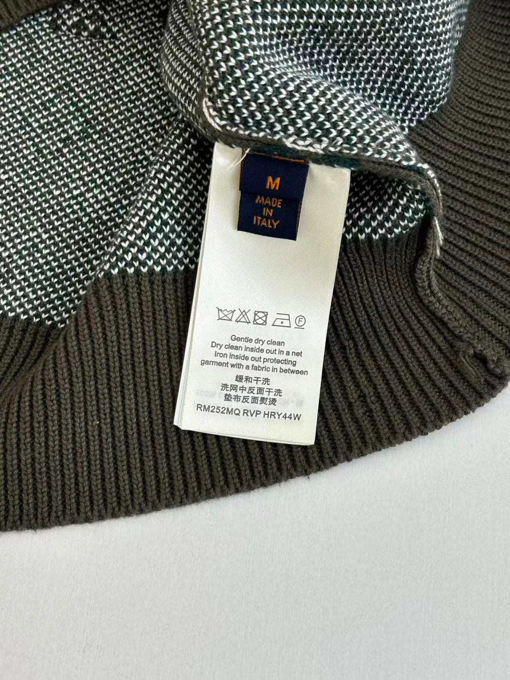 New fully printed jacquard sweater