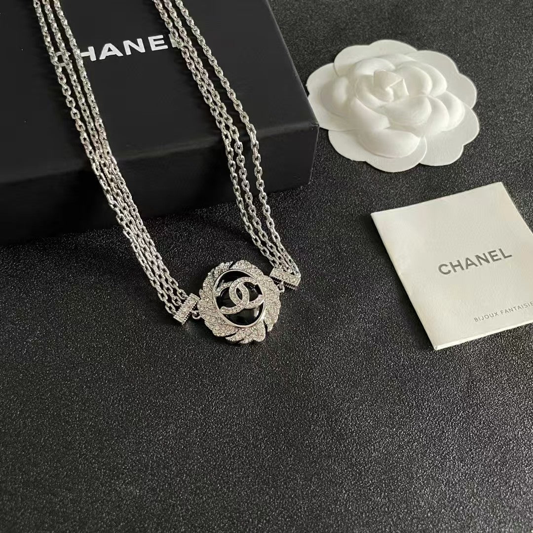 New silver oval necklace