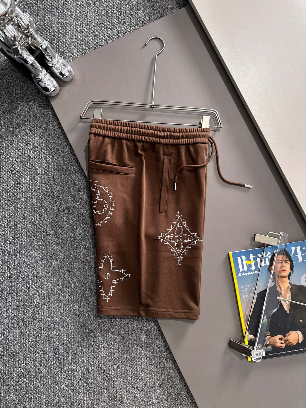 Essential casual shorts for daily commuting wear