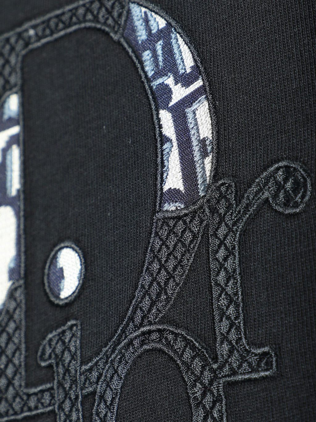Chest letters 🪡 Embroidery+Simplified Letter Large Logo T-shirt at the Back