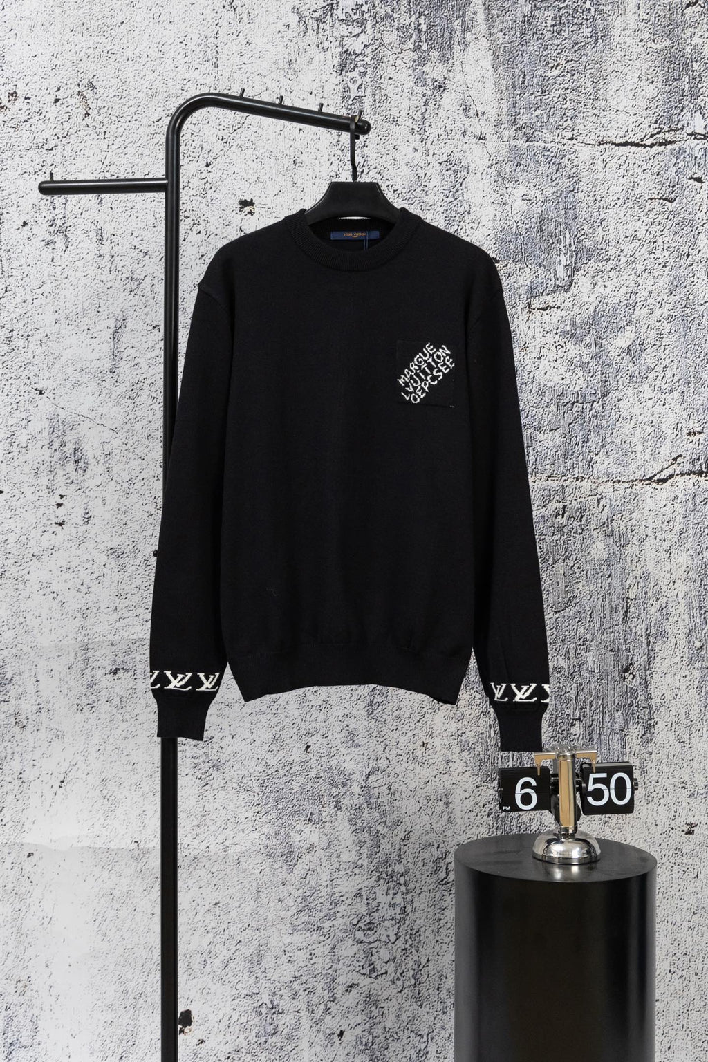 New minimalist letter black round neck knitted pullover hoodie