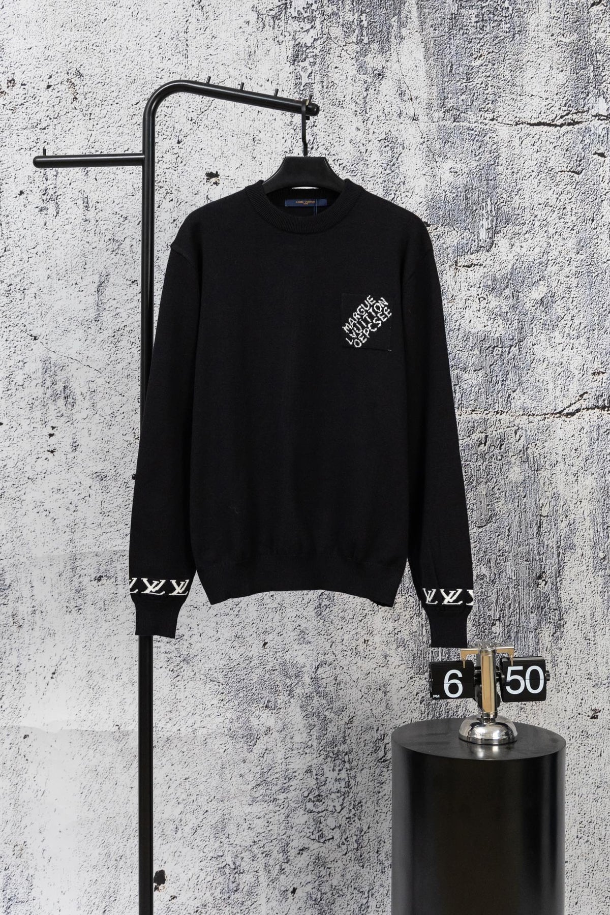 New minimalist letter black round neck knitted pullover hoodie