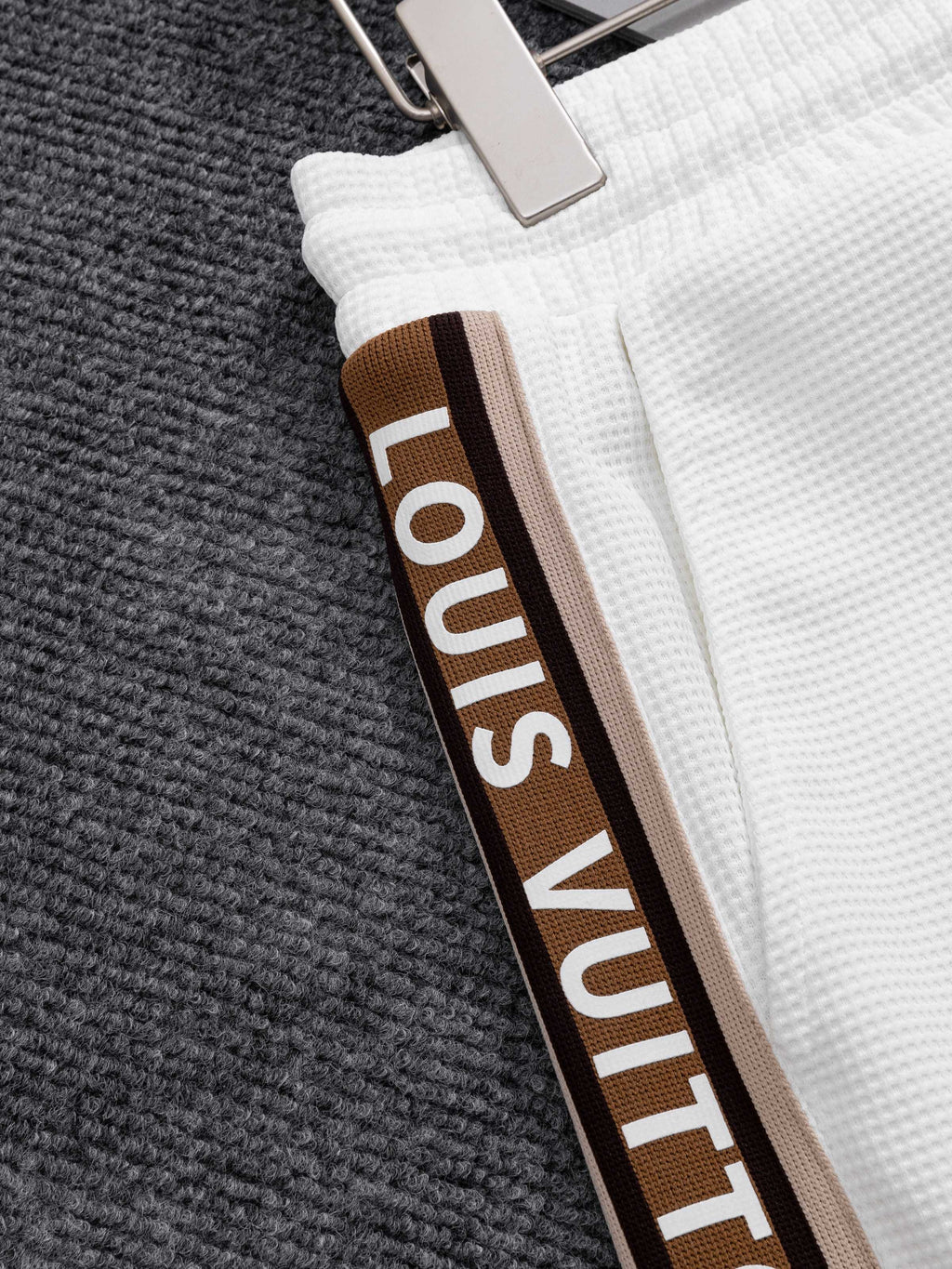 Knitted embroidery logo shorts