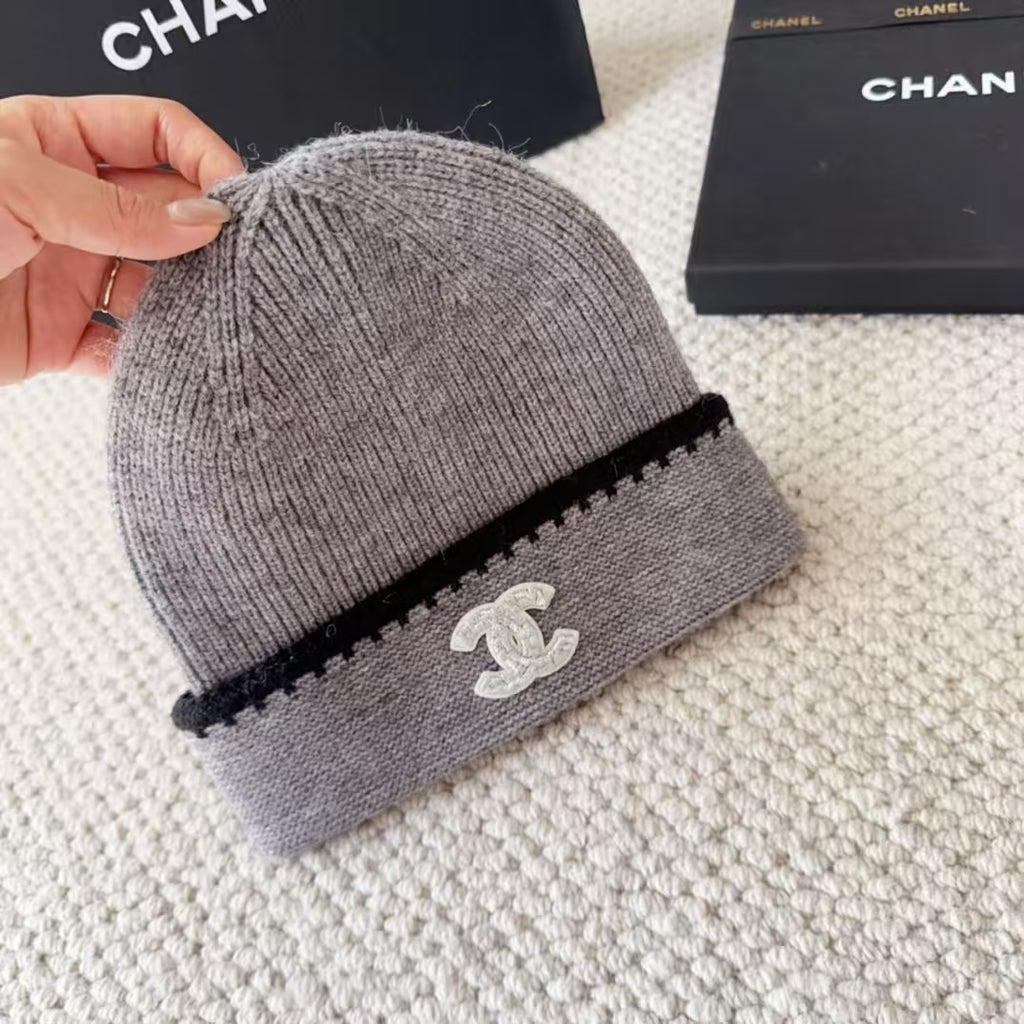 Explosive classic knitted hat