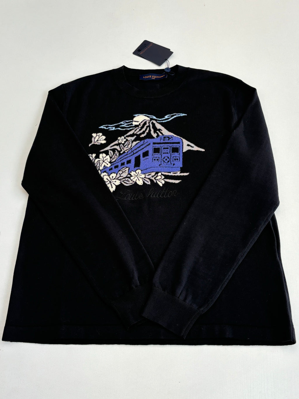 Jacquard knitted sweater with long sleeves
