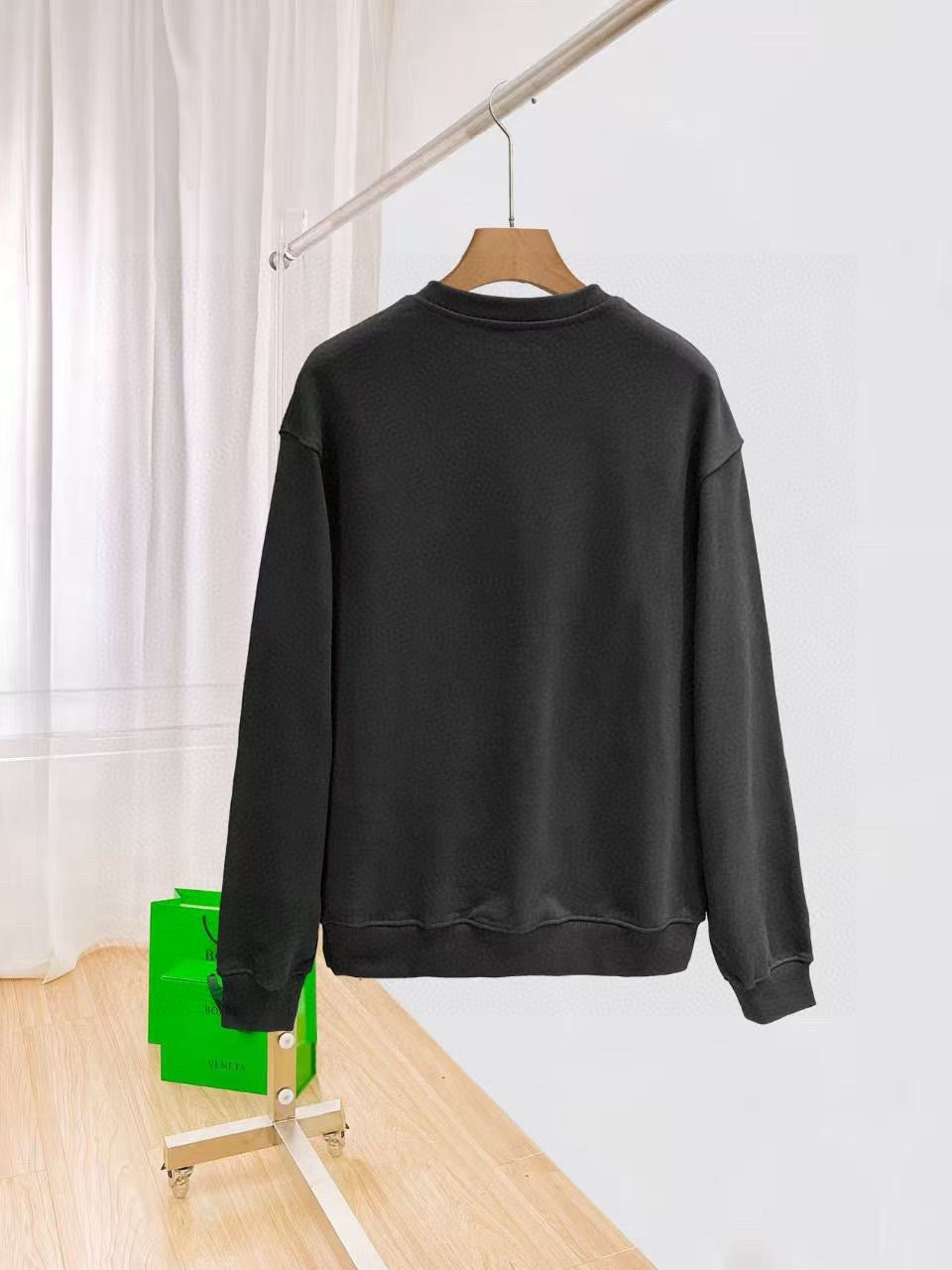 Early spring latest long sleeved round neck sweatshirt2
