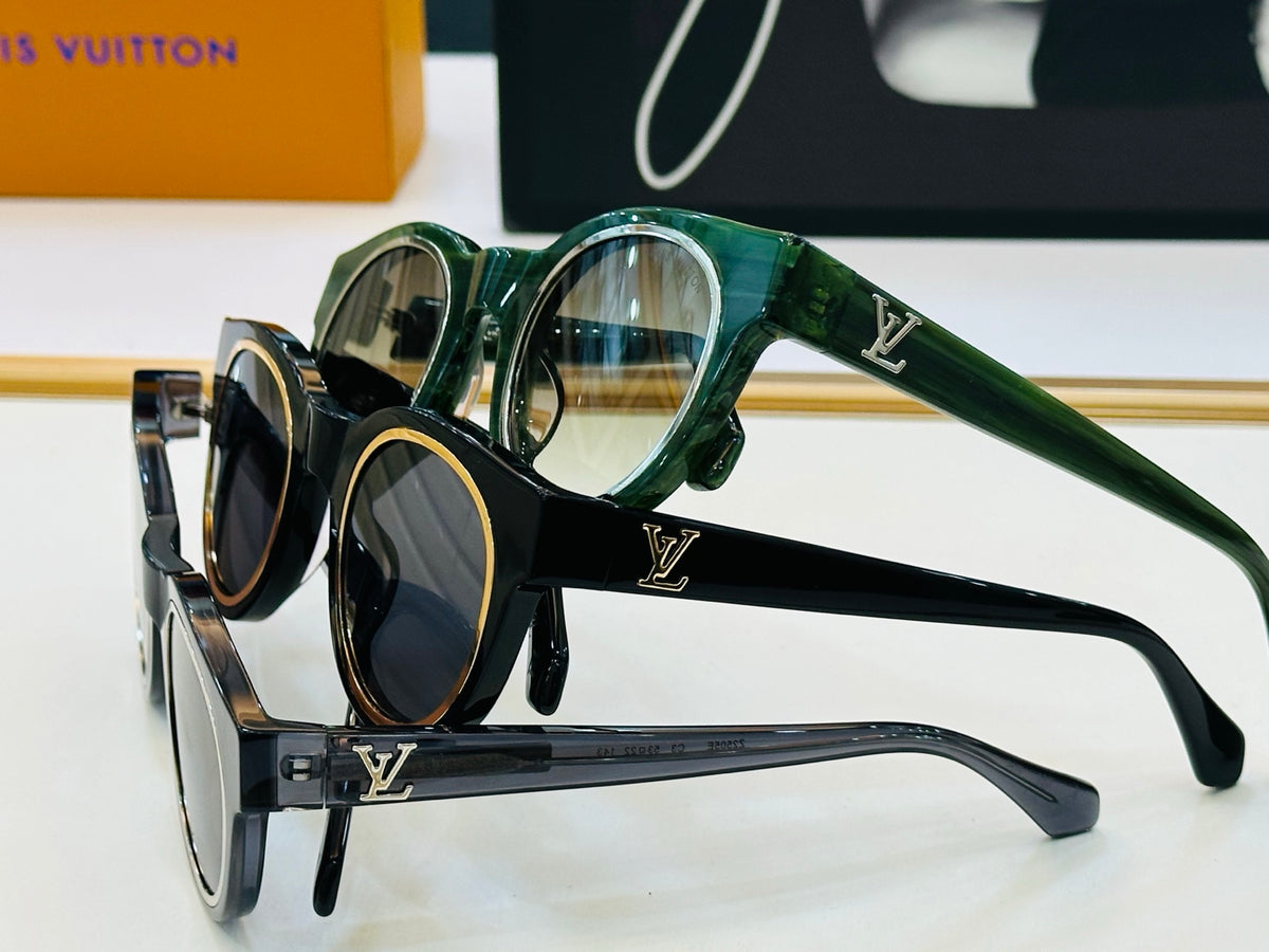 Fashionable round sunglasses