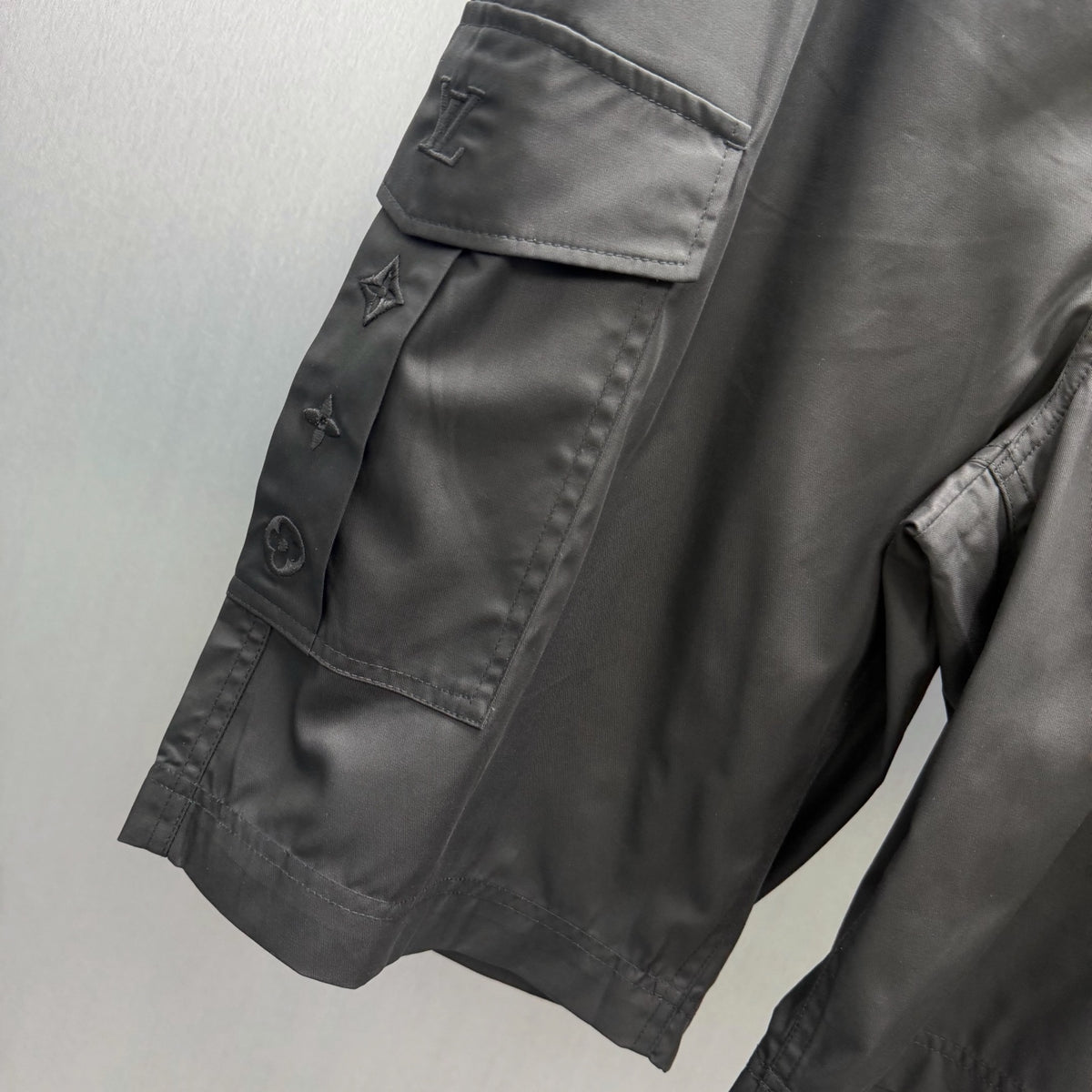 Old flower three-dimensional pocket workwear shorts