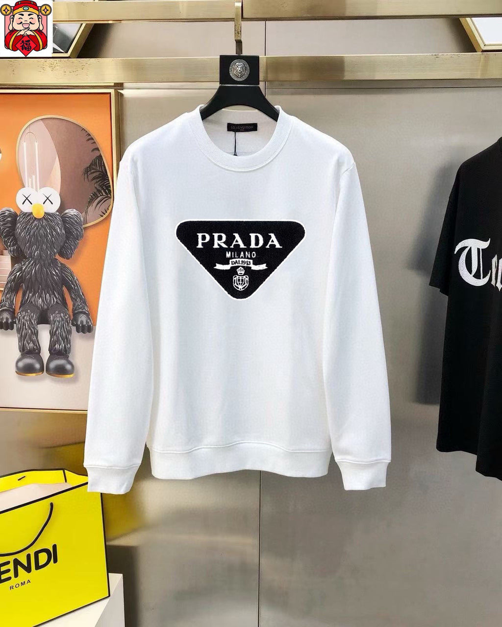 New long sleeved round neck sweatshirt 9