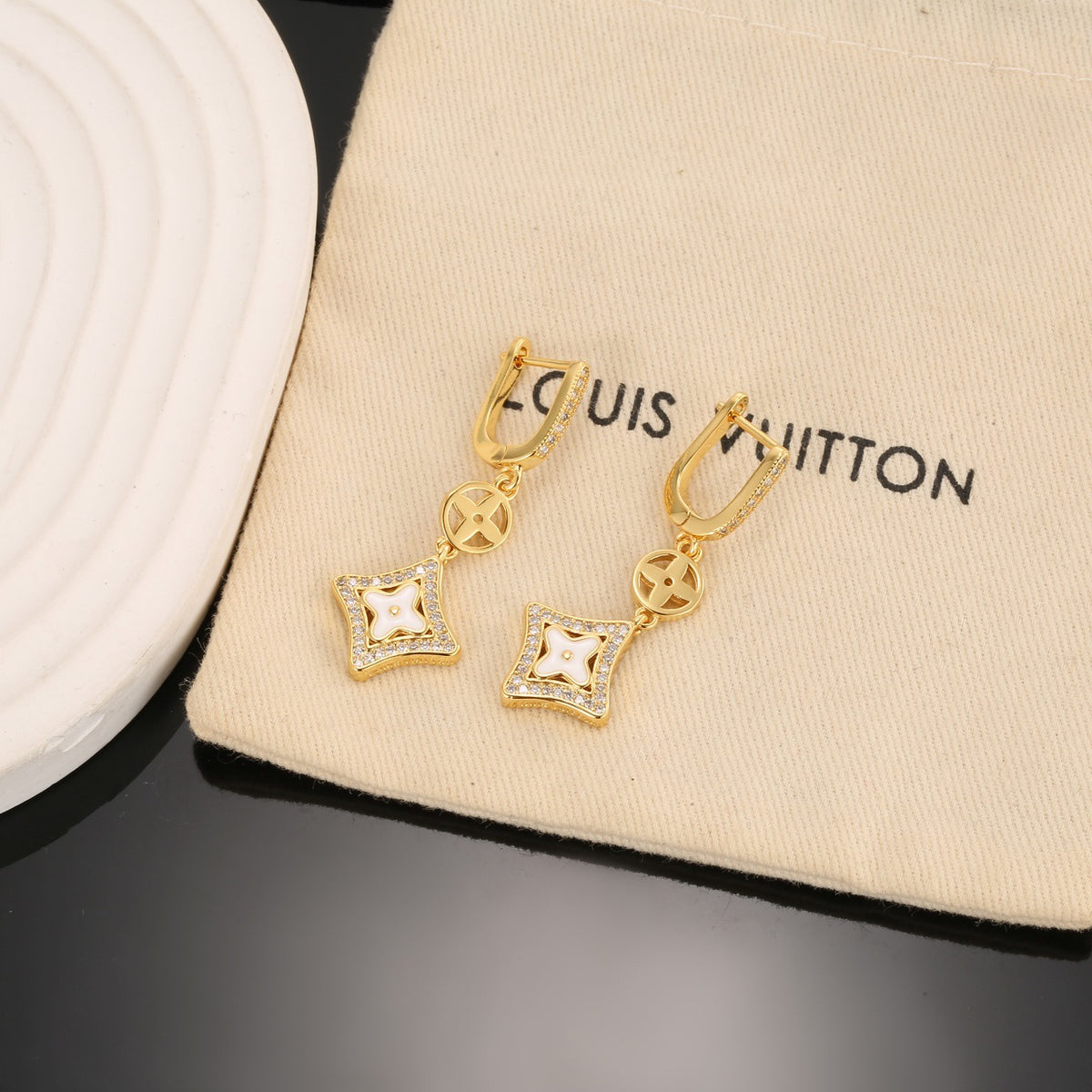 Golden clover earrings