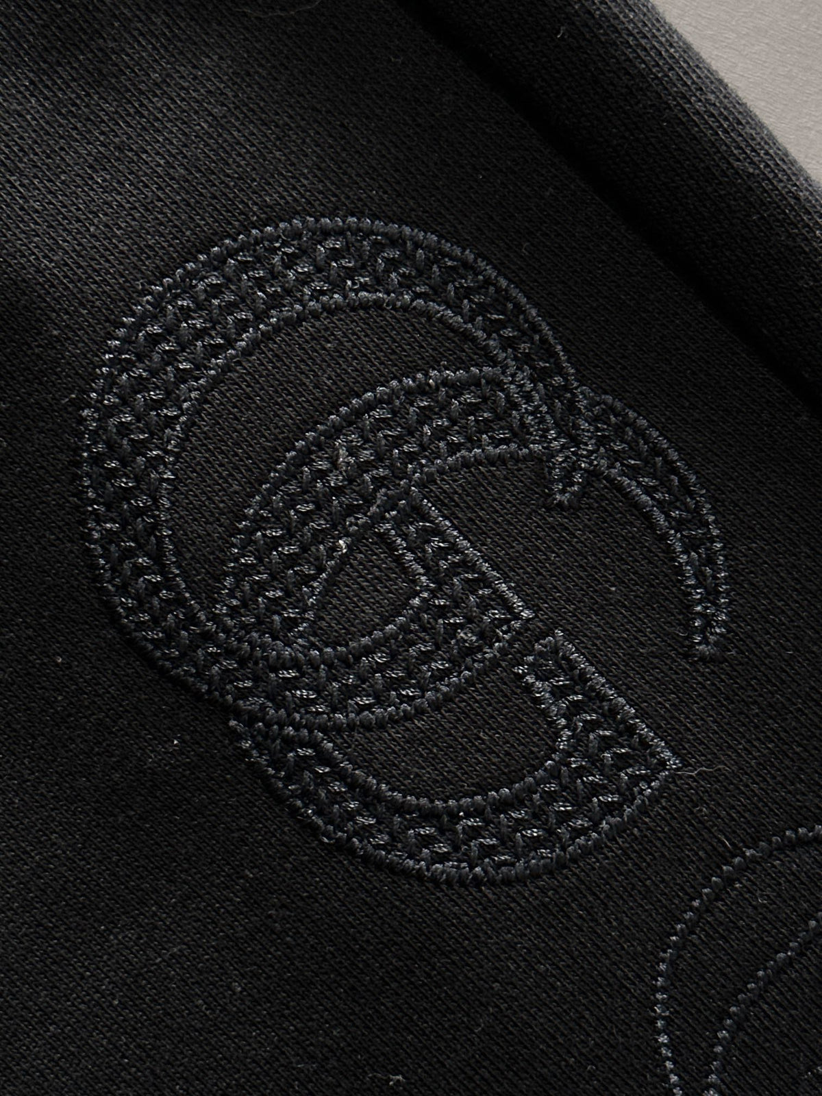 Front grain embroidered logo casual shorts