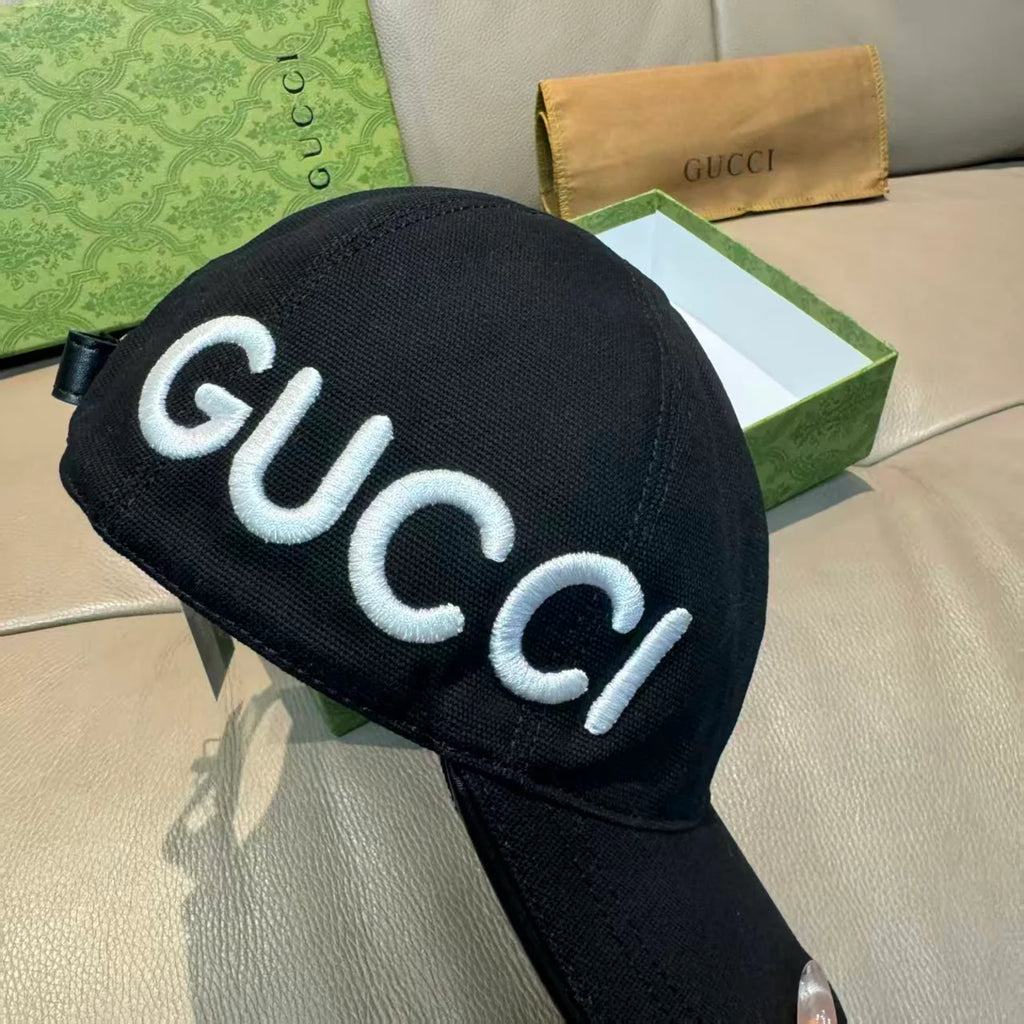 New letter embroidered baseball cap