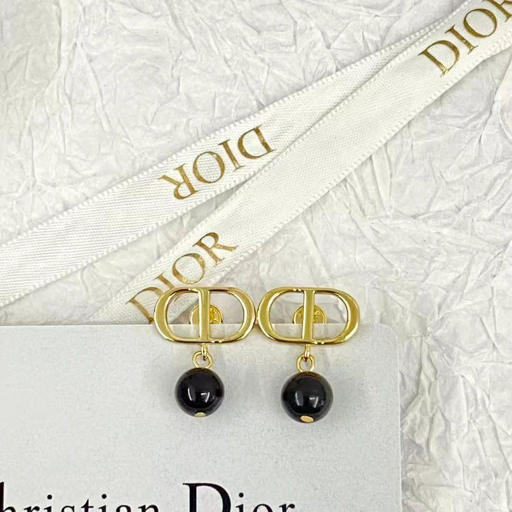 New pearl earrings