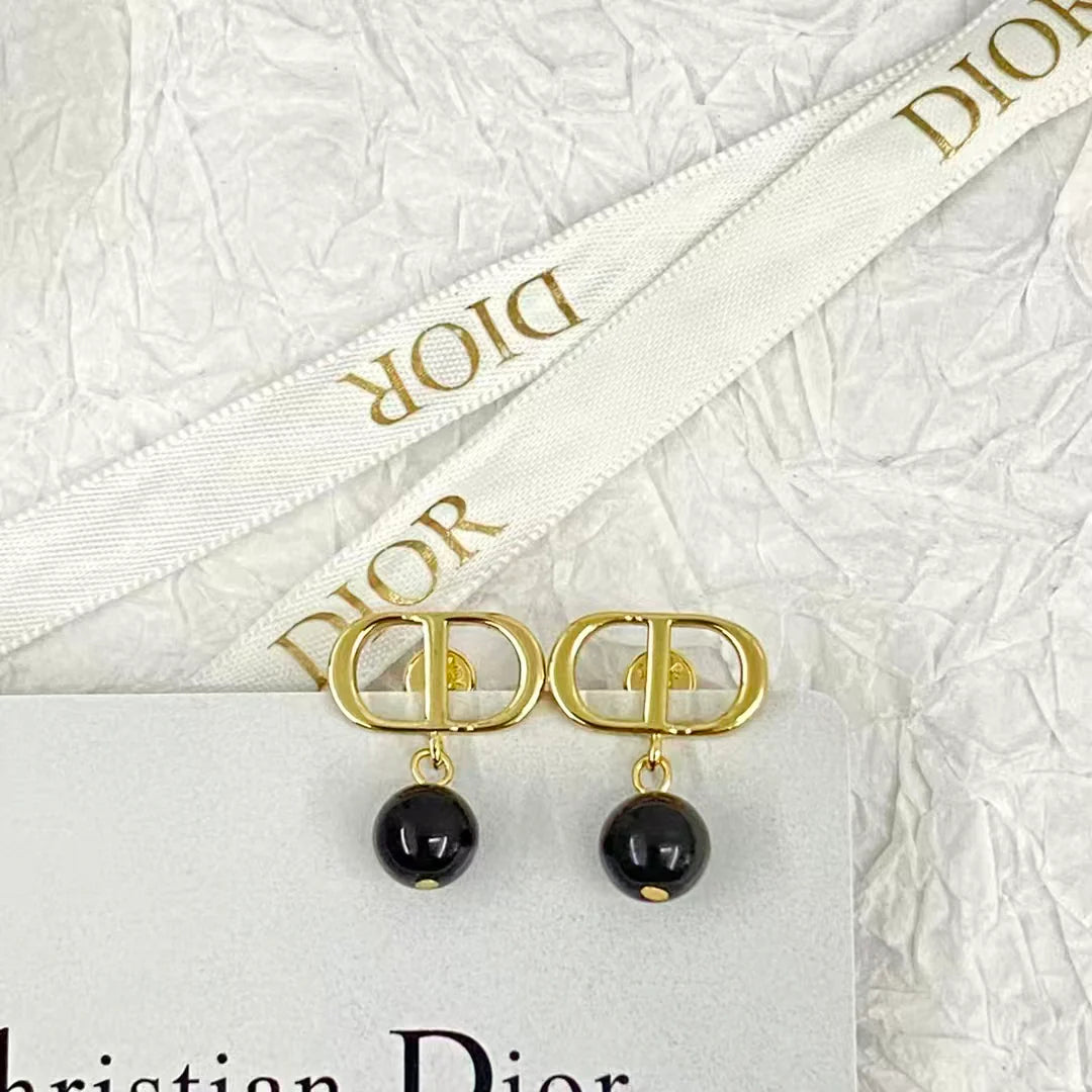 New pearl earrings
