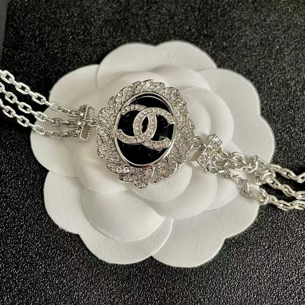 New silver oval necklace