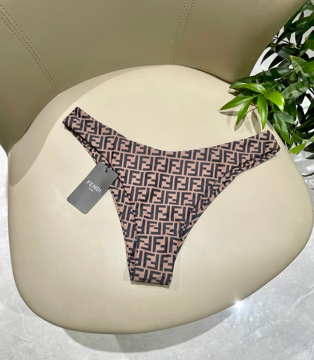 New swimsuit with steel rim